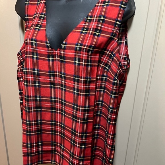 NWT Gorgeous J Crew Red Plaid V Neck Sleeveless Top Medium - Picture 6 of 9